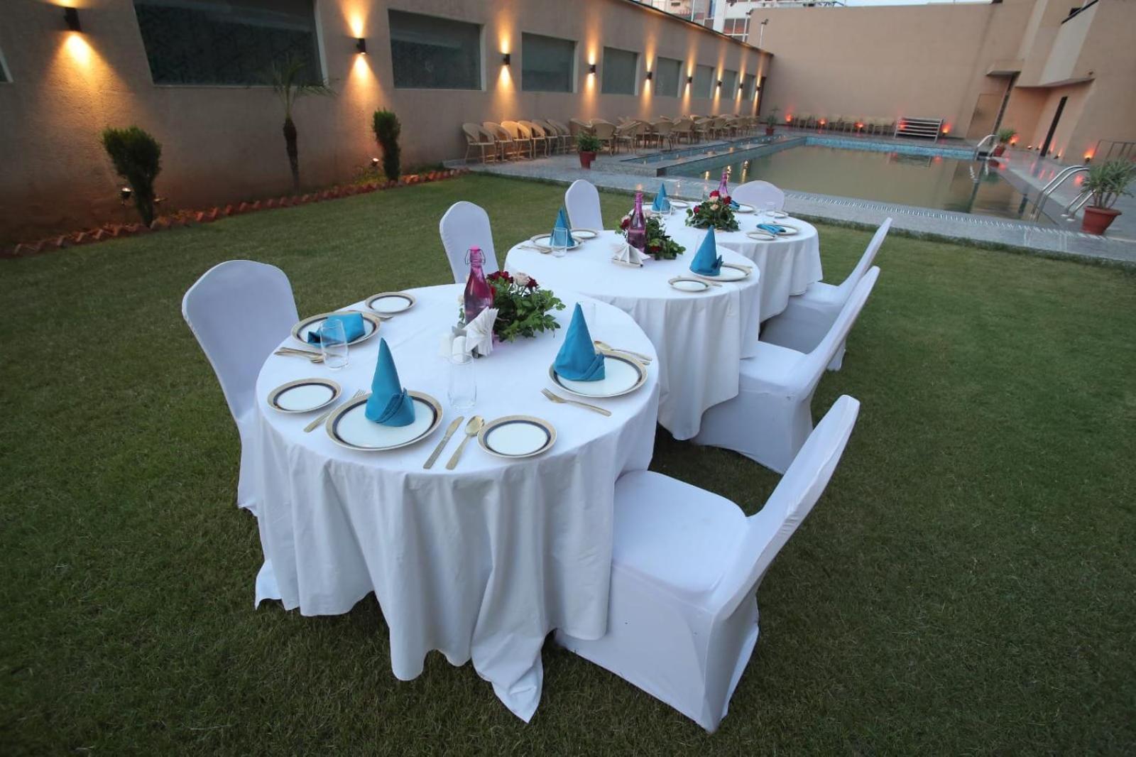 Hotel Adityaz Gwalior Exterior photo